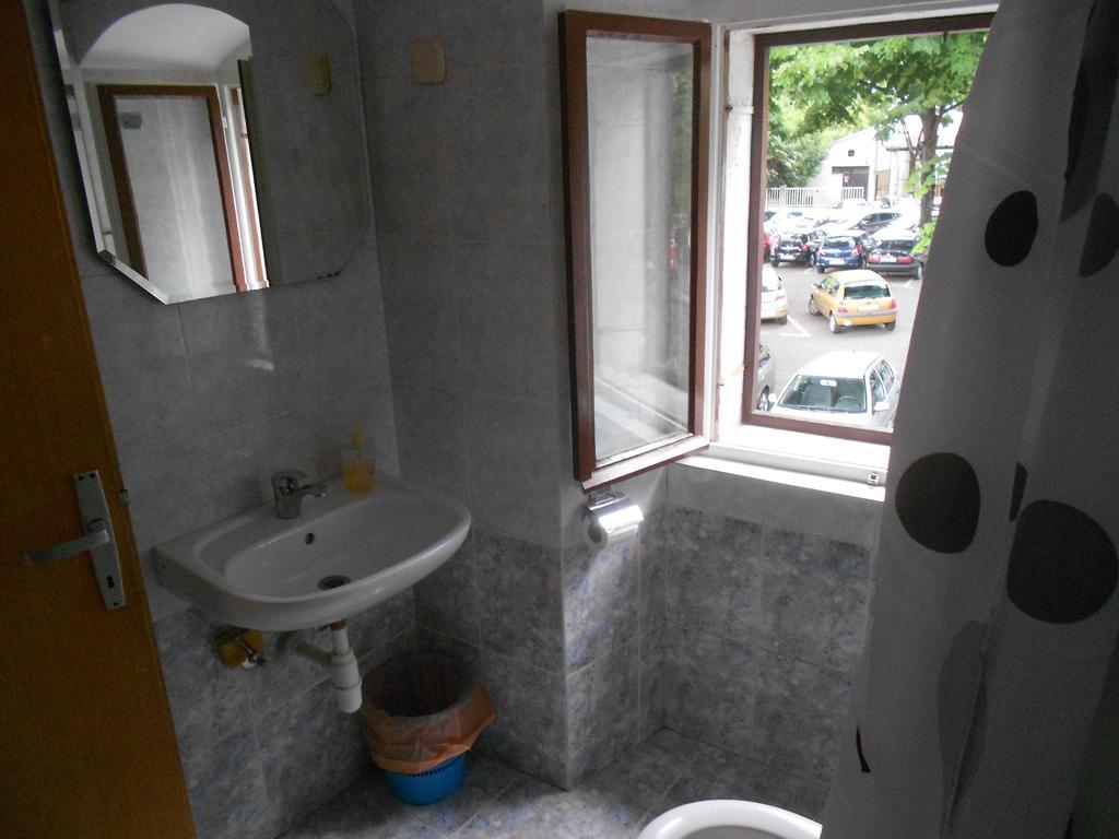 Guesthouse Kuca Na Sterne ลอฟราน ห้อง รูปภาพ
