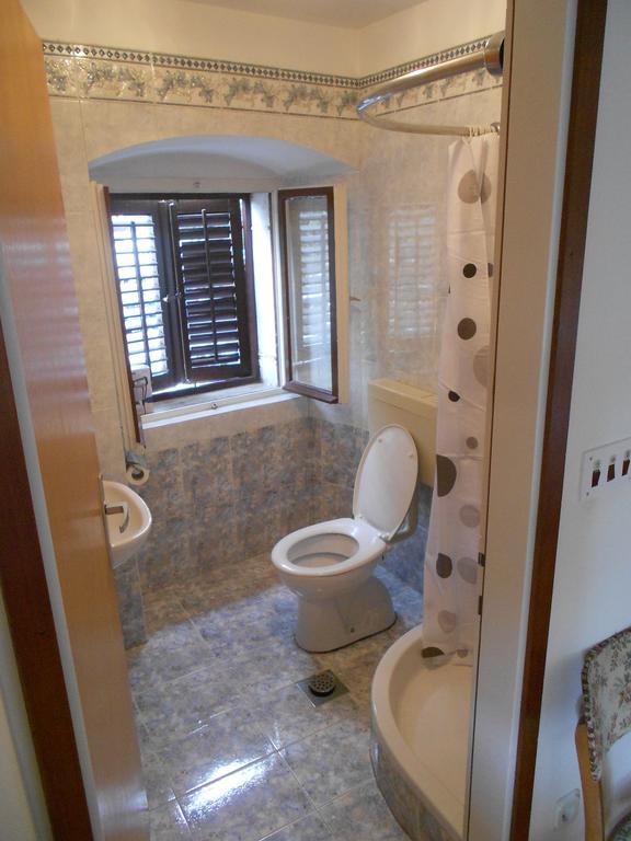 Guesthouse Kuca Na Sterne ลอฟราน ห้อง รูปภาพ