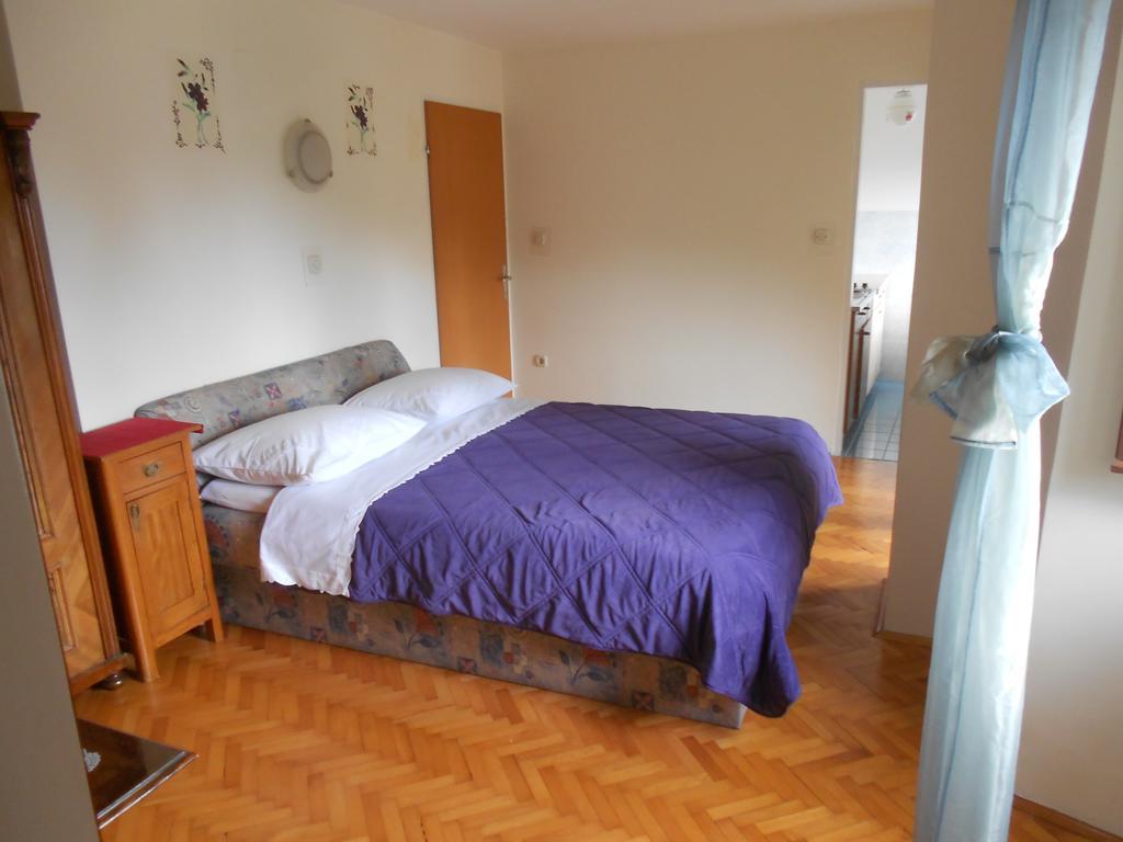 Guesthouse Kuca Na Sterne ลอฟราน ห้อง รูปภาพ