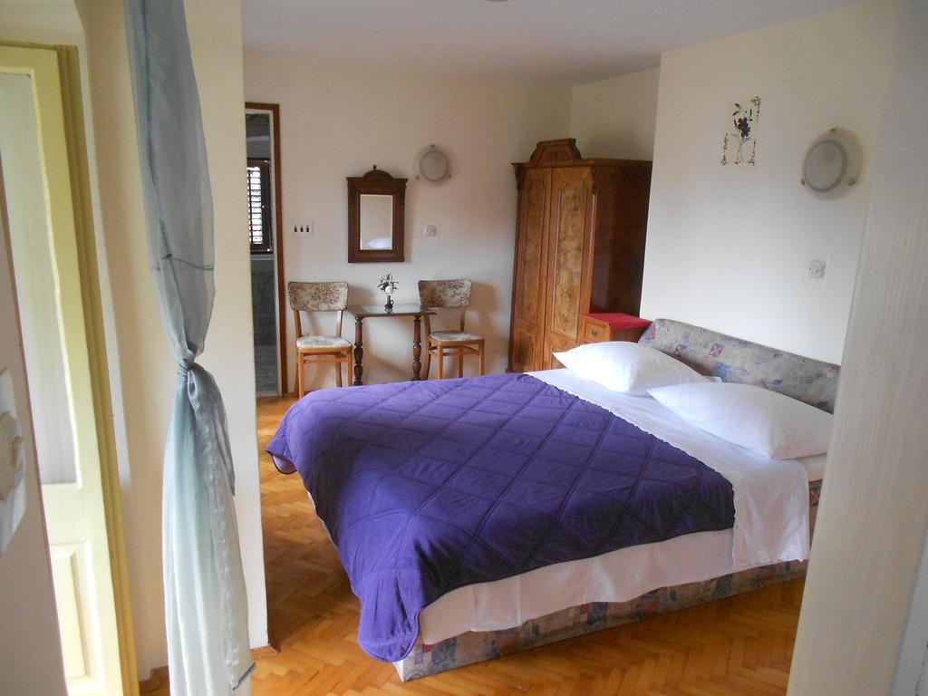 Guesthouse Kuca Na Sterne ลอฟราน ห้อง รูปภาพ
