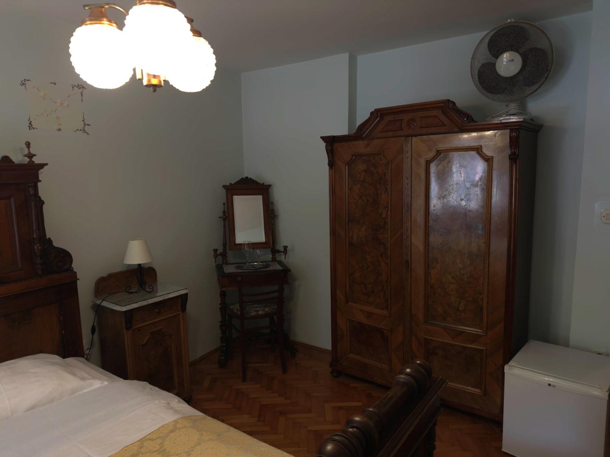 Guesthouse Kuca Na Sterne ลอฟราน ภายนอก รูปภาพ