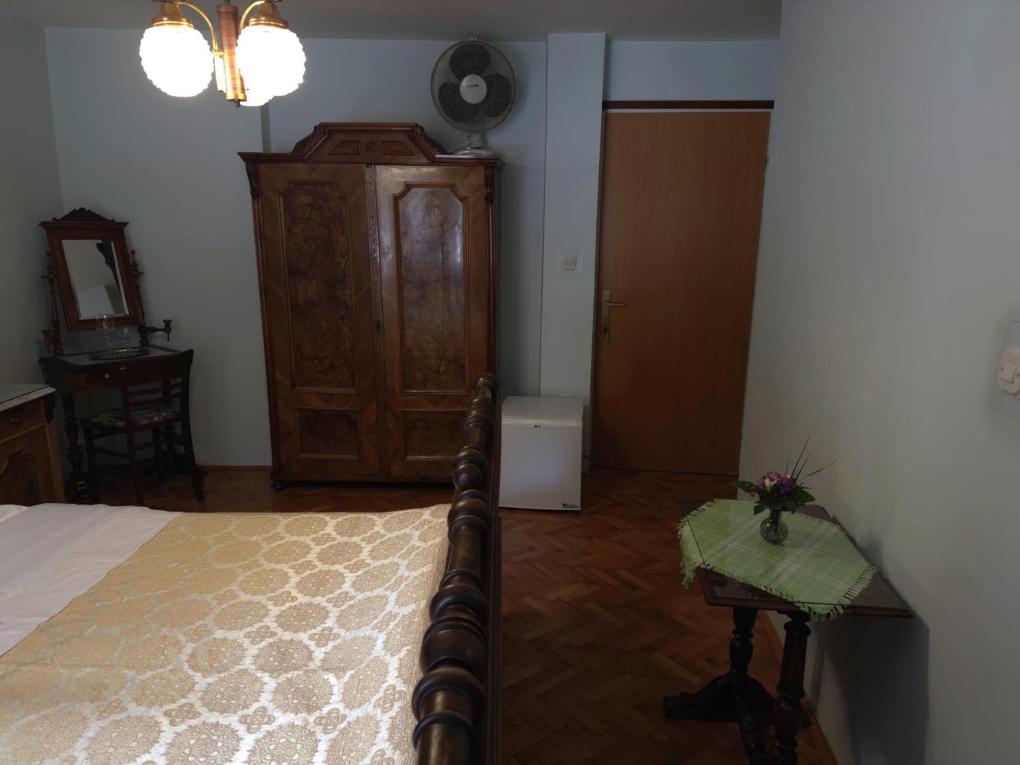 Guesthouse Kuca Na Sterne ลอฟราน ภายนอก รูปภาพ