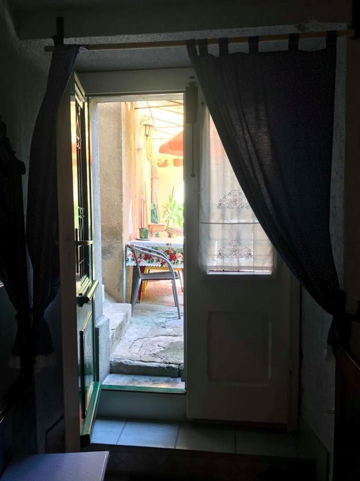 Guesthouse Kuca Na Sterne ลอฟราน ภายนอก รูปภาพ